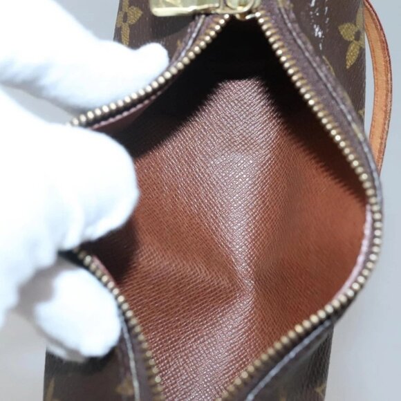 LOUIS VUITTON Monogram Papillon Pouch LV Auth 132871 - Picture 10 of 16